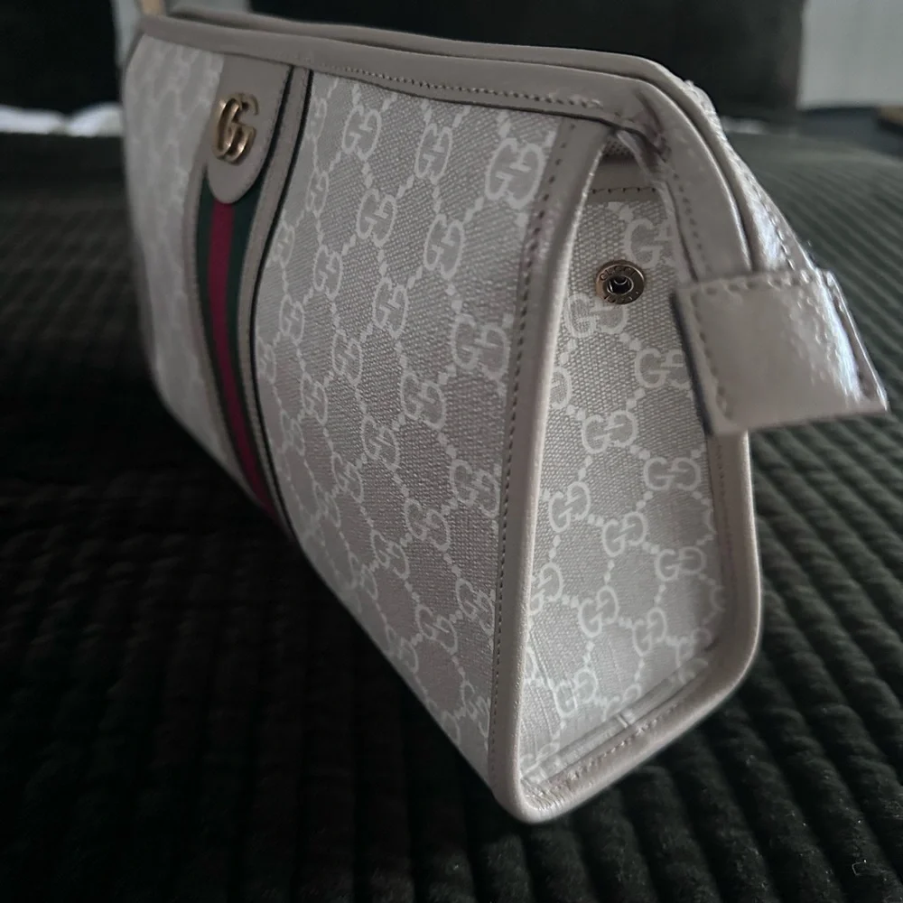 Gucci GG Supreme Portfolio - Picture 2 of 7